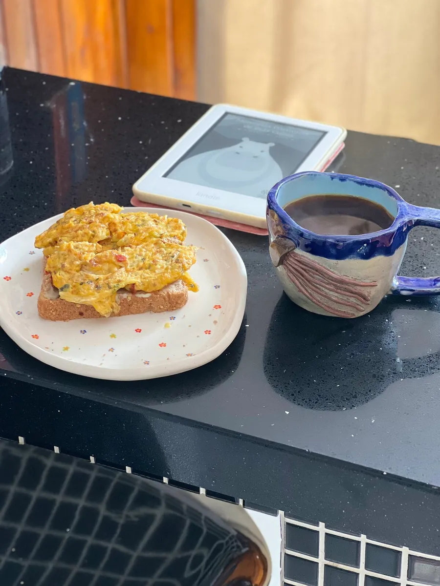 Prato no café da manhã com ovos