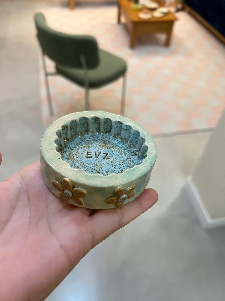 Potinho de cerâmica para tintas ou maquiagem